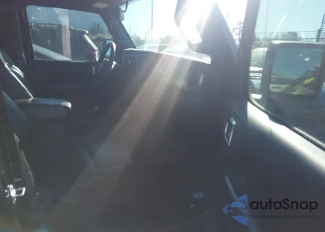 2019 Jeep Wrangler Unlimited Sport S 4X4 from USA, damaged, VIN 1C4HJXDG3KW573894